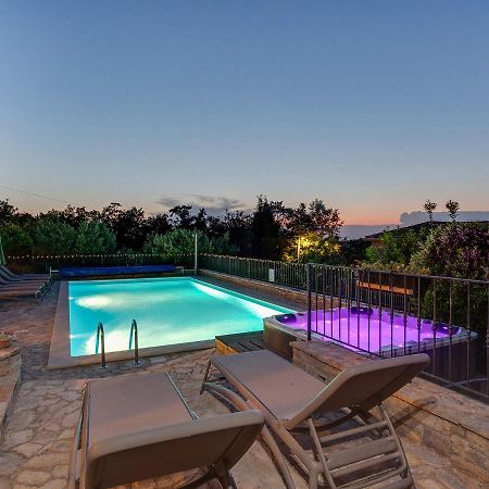 Villa Salvea With Heated Pool Montižana Exterior foto