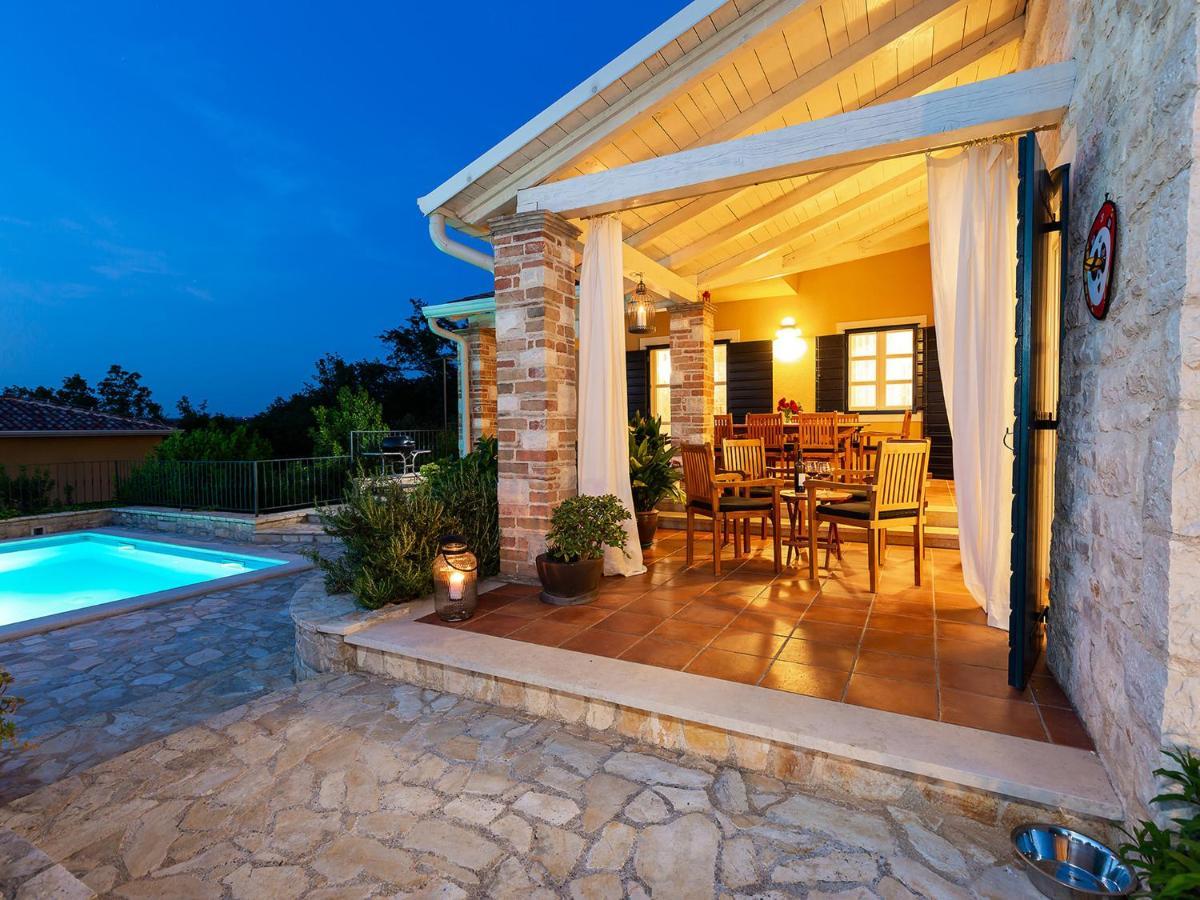 Villa Salvea With Heated Pool Montižana Exterior foto