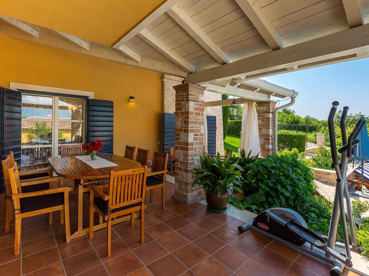 Villa Salvea With Heated Pool Montižana Exterior foto