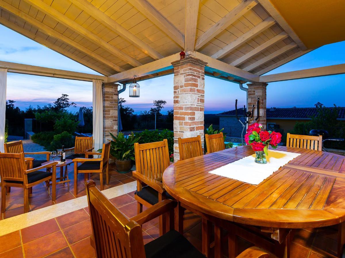 Villa Salvea With Heated Pool Montižana Exterior foto