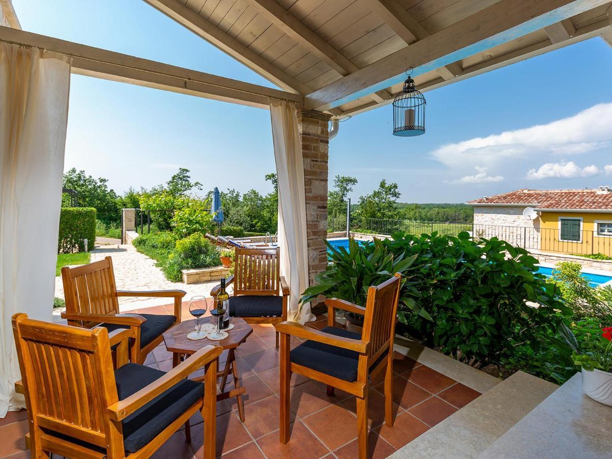 Villa Salvea With Heated Pool Montižana Exterior foto