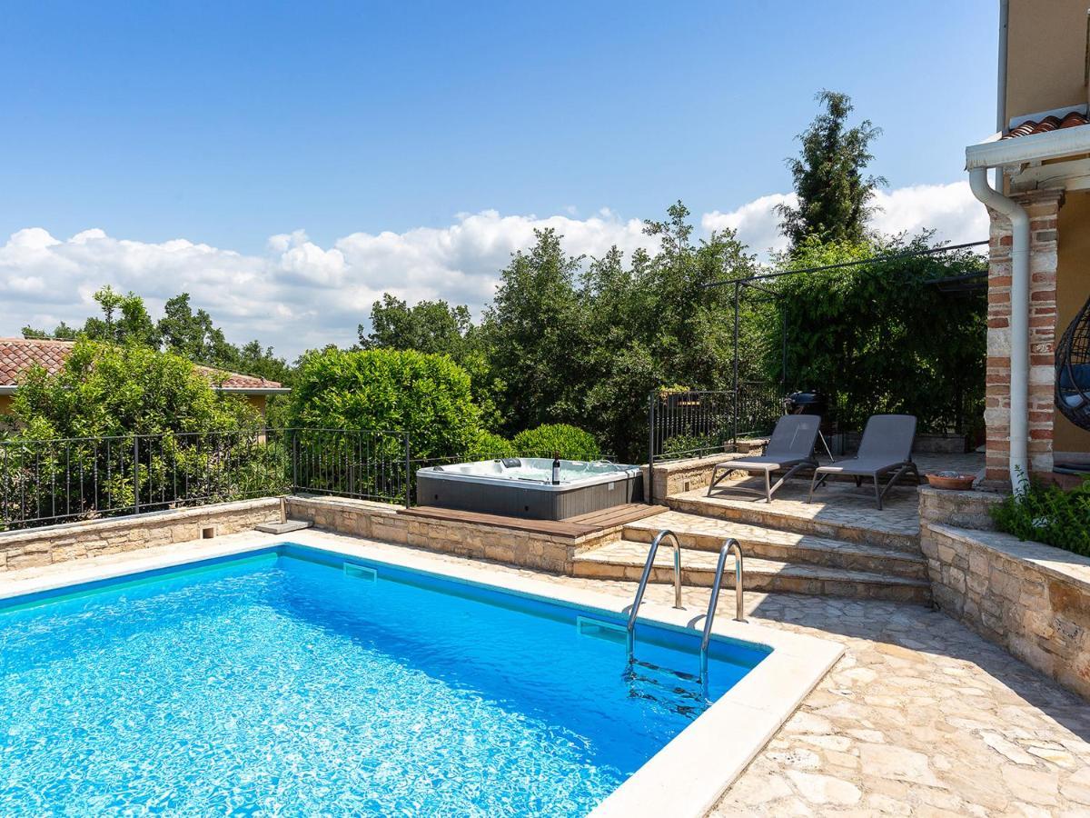 Villa Salvea With Heated Pool Montižana Exterior foto