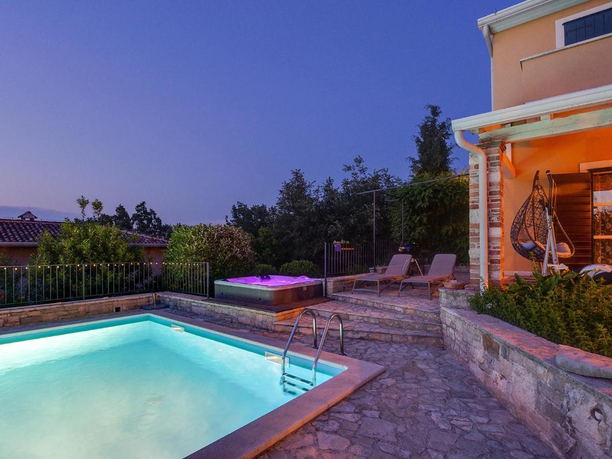 Villa Salvea With Heated Pool Montižana Exterior foto