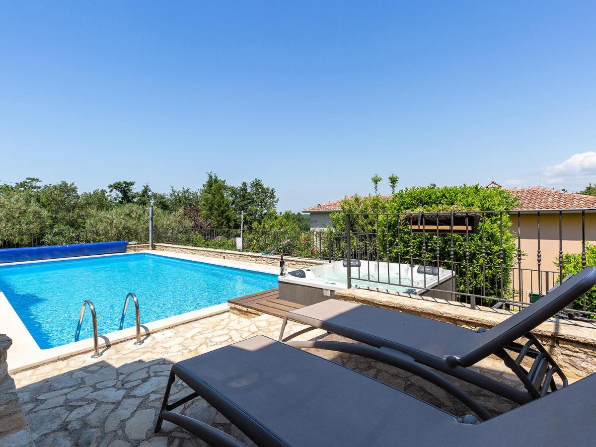 Villa Salvea With Heated Pool Montižana Exterior foto